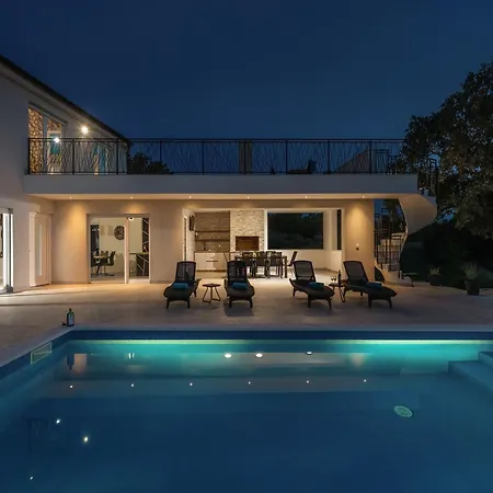 Opulent Luxury With Private Pool In Vila
